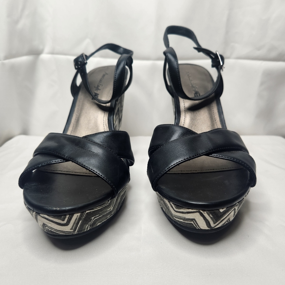 Ametican Eagle Black Strappy Platform Sandals Wuth Buckle Womens Size 11